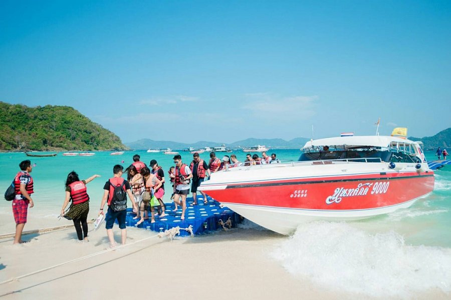 Coral Island boats